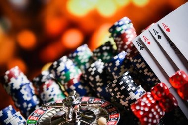 bos hoki108 platform interface showing football markets, live-dealer tables, and slot games